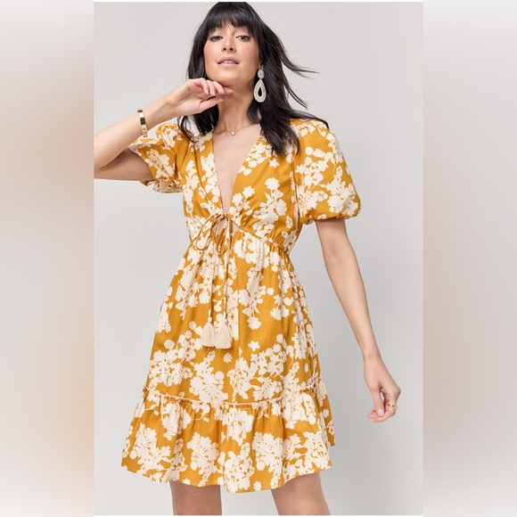 NWT mini puff sleeve floral print yellow and white dress-Size Large - Picture 1 of 10